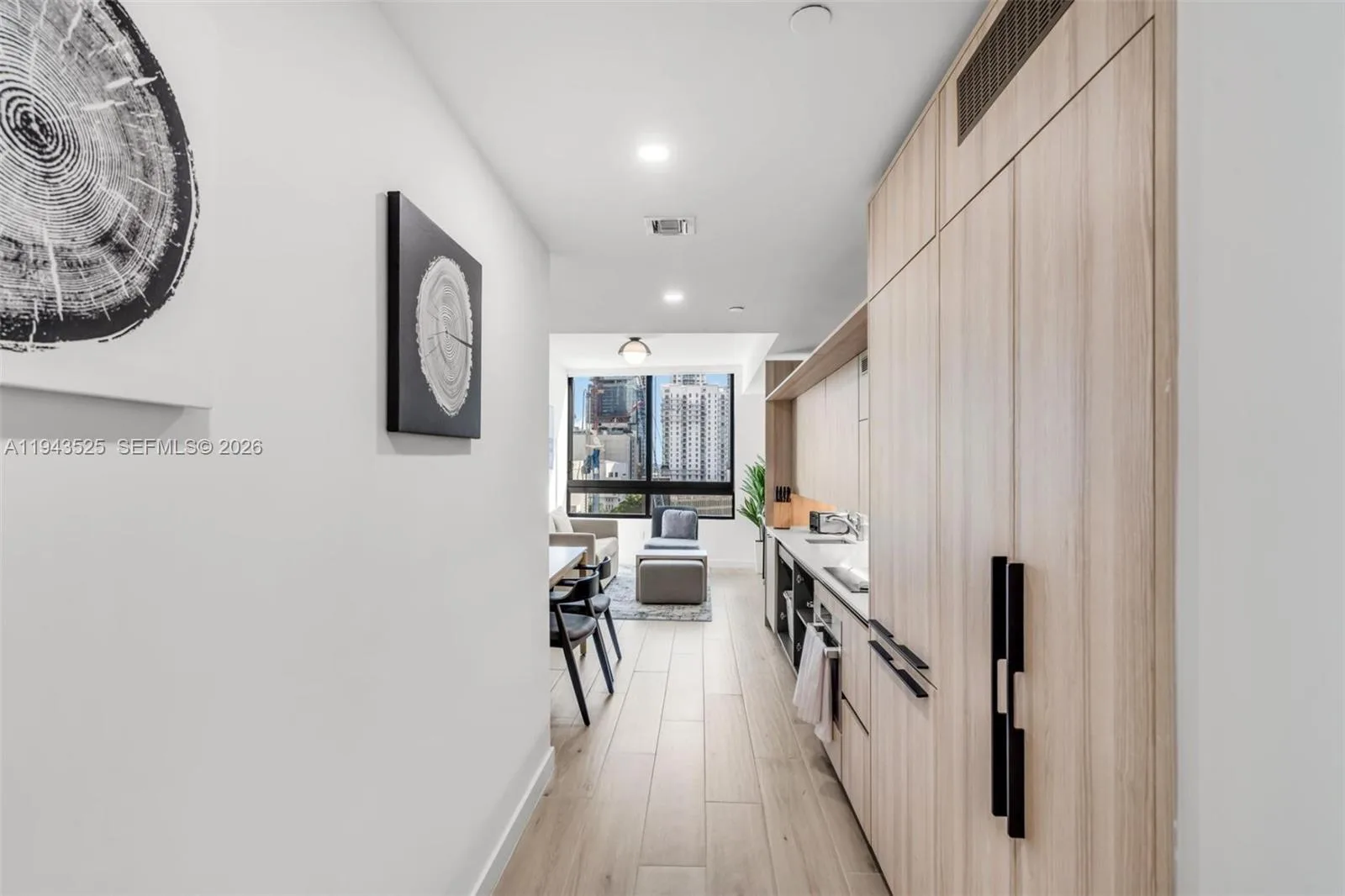 225 N Miami Ave # 1005, Miami, FL 33128