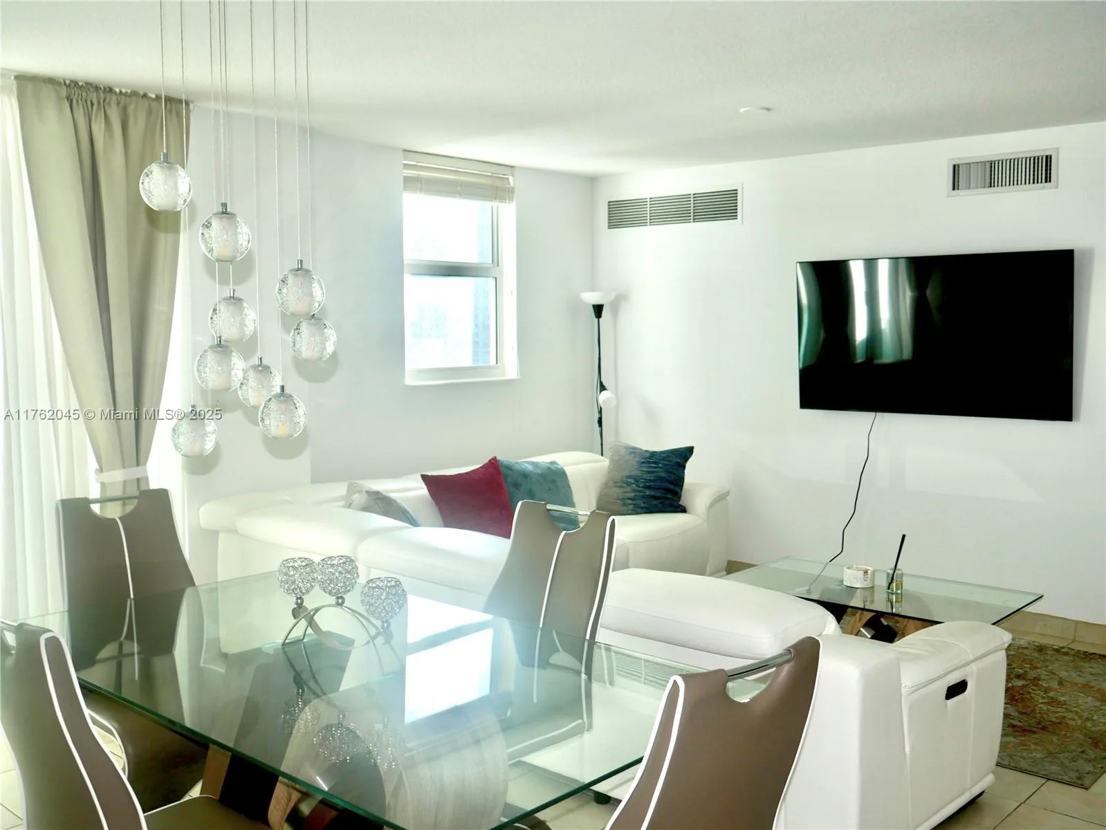 31 SE 5th St # 2611, Miami, FL 33131 photo 12