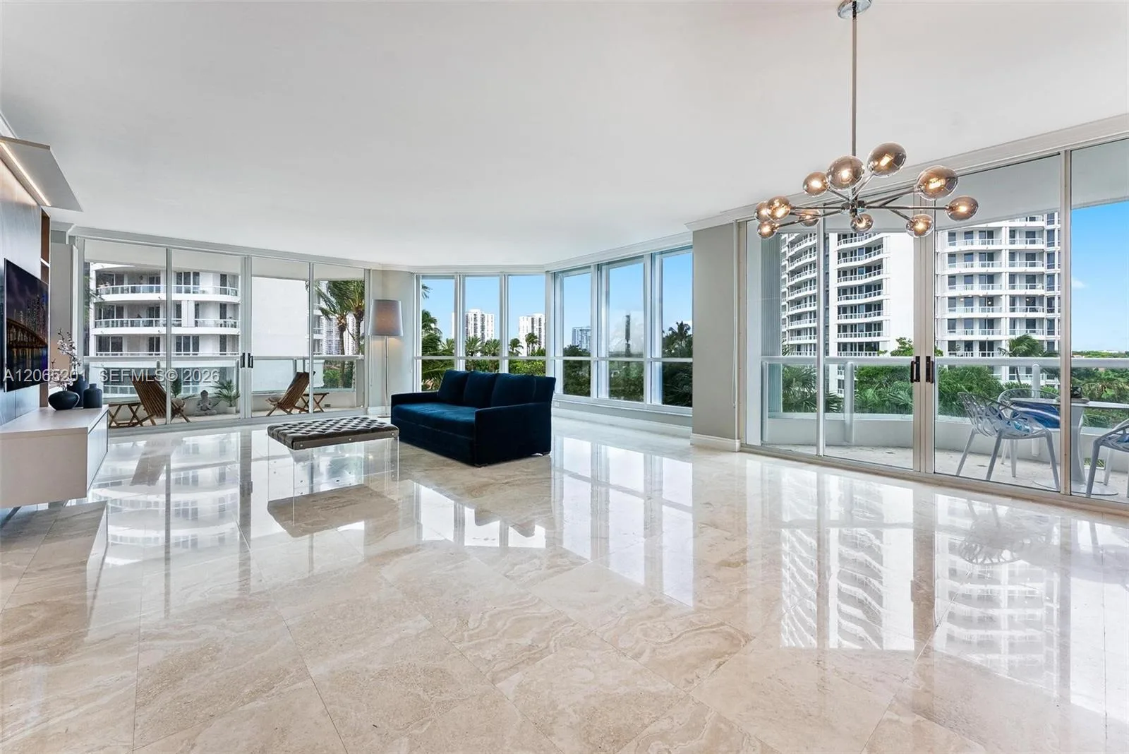 21150 Point Pl # 702, Aventura, FL 33180
