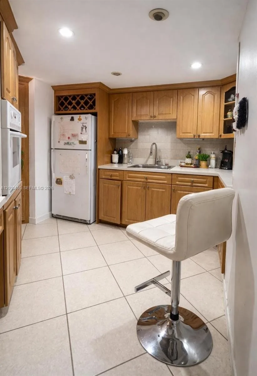 999 Brickell Bay Dr # 805, Miami, FL 33131 photo 6