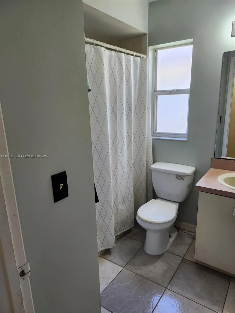 216 Danville dr, Orlando, FL 32825 photo 2