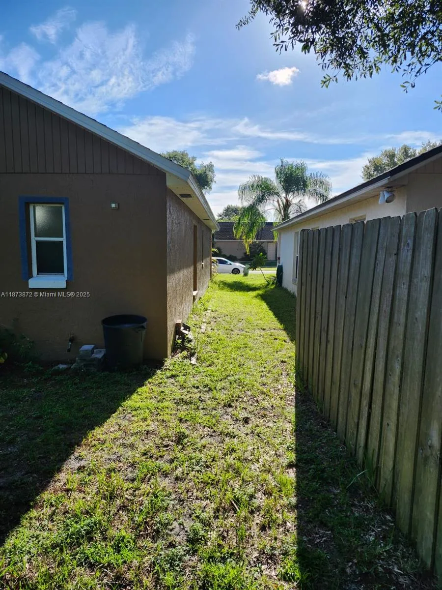 216 Danville dr, Orlando, FL 32825 photo 4