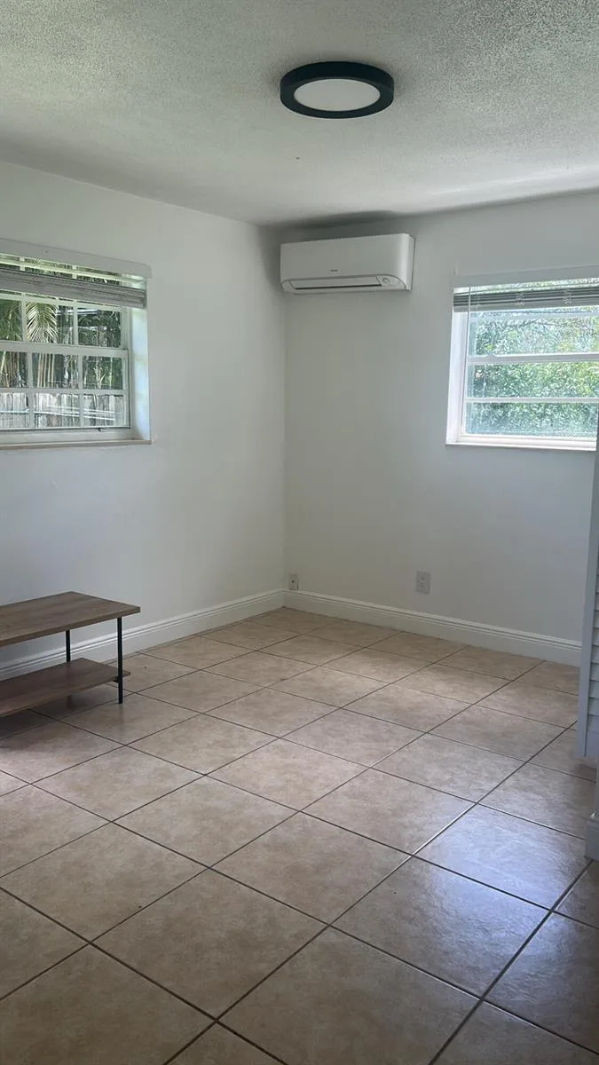 810 NW 40TH # 1-3, Oakland Park, FL 33309 photo 2