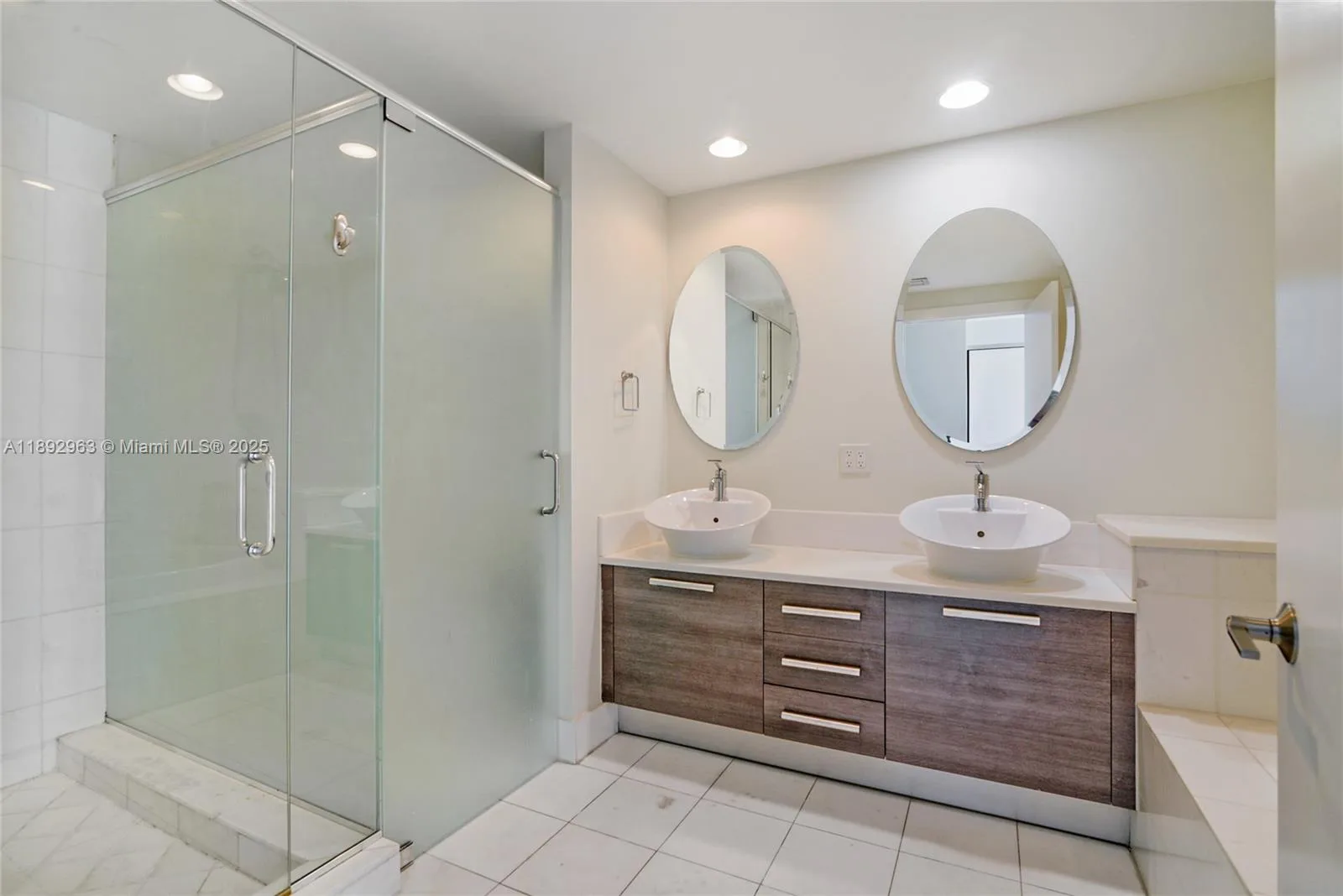 2950 NE 188th St # 142, Aventura, FL 33180 photo 13