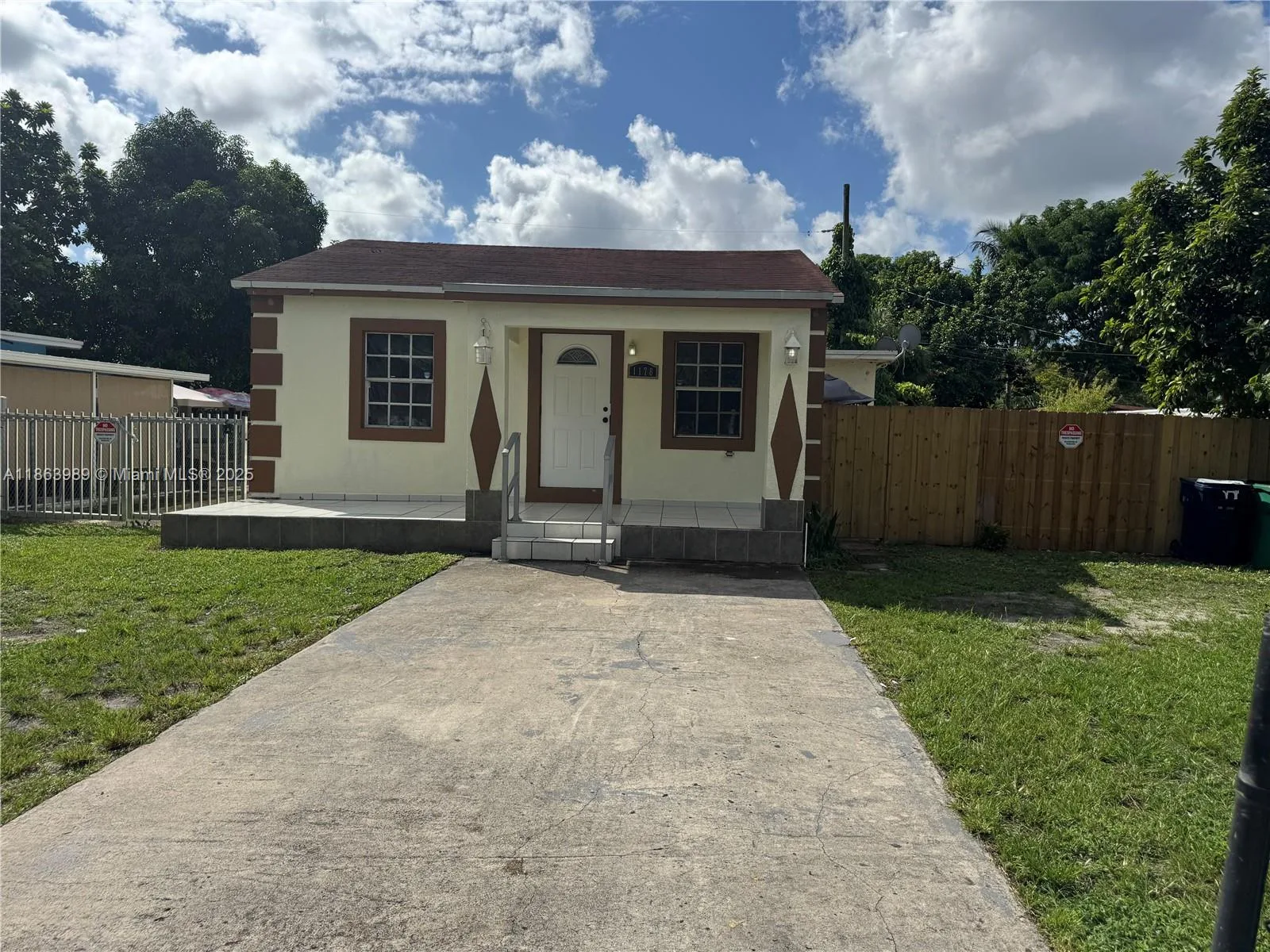 1178 NW 105th Ter, Miami, FL 33150 photo 2