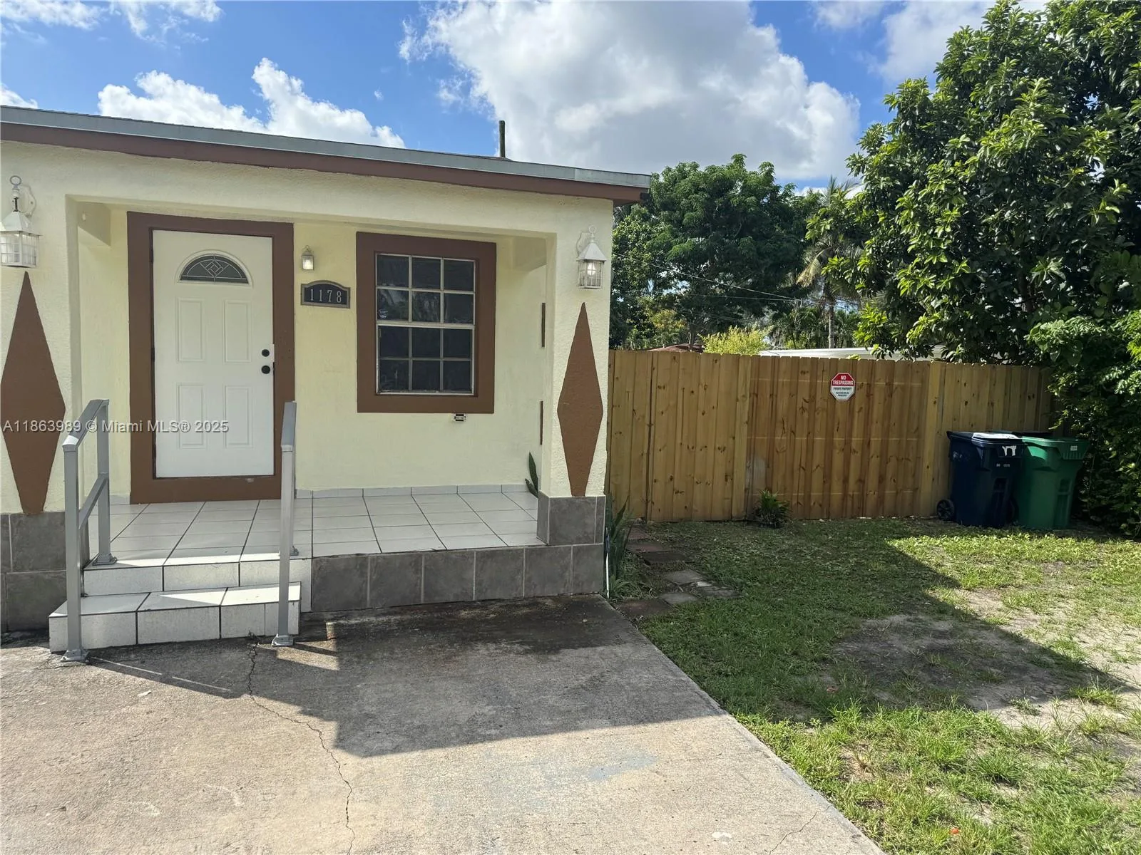 1178 NW 105th Ter, Miami, FL 33150 photo 3