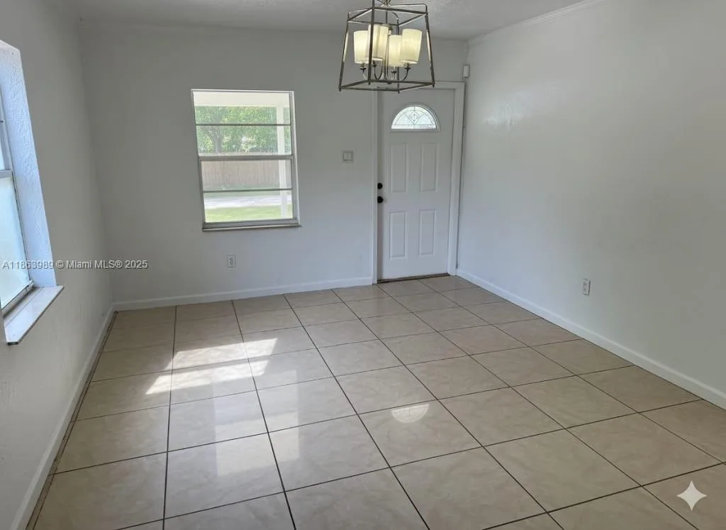 1178 NW 105th Ter, Miami, FL 33150 photo 4