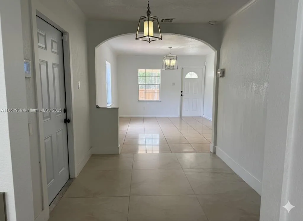 1178 NW 105th Ter, Miami, FL 33150 photo 5
