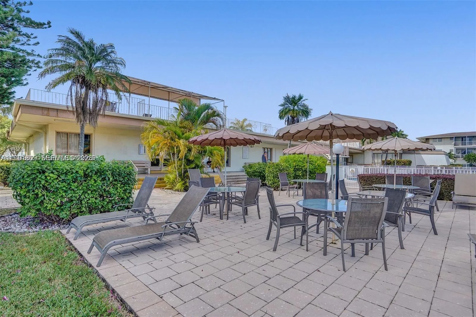 1355 NE 167th St # 302, Miami, FL 33162 photo 4