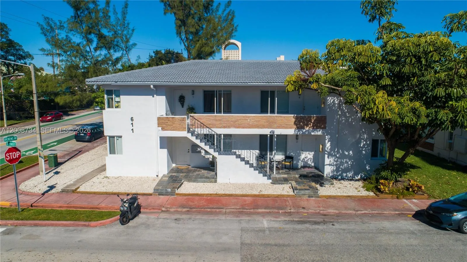 611 74th St, Miami Beach, FL 33141 photo 2
