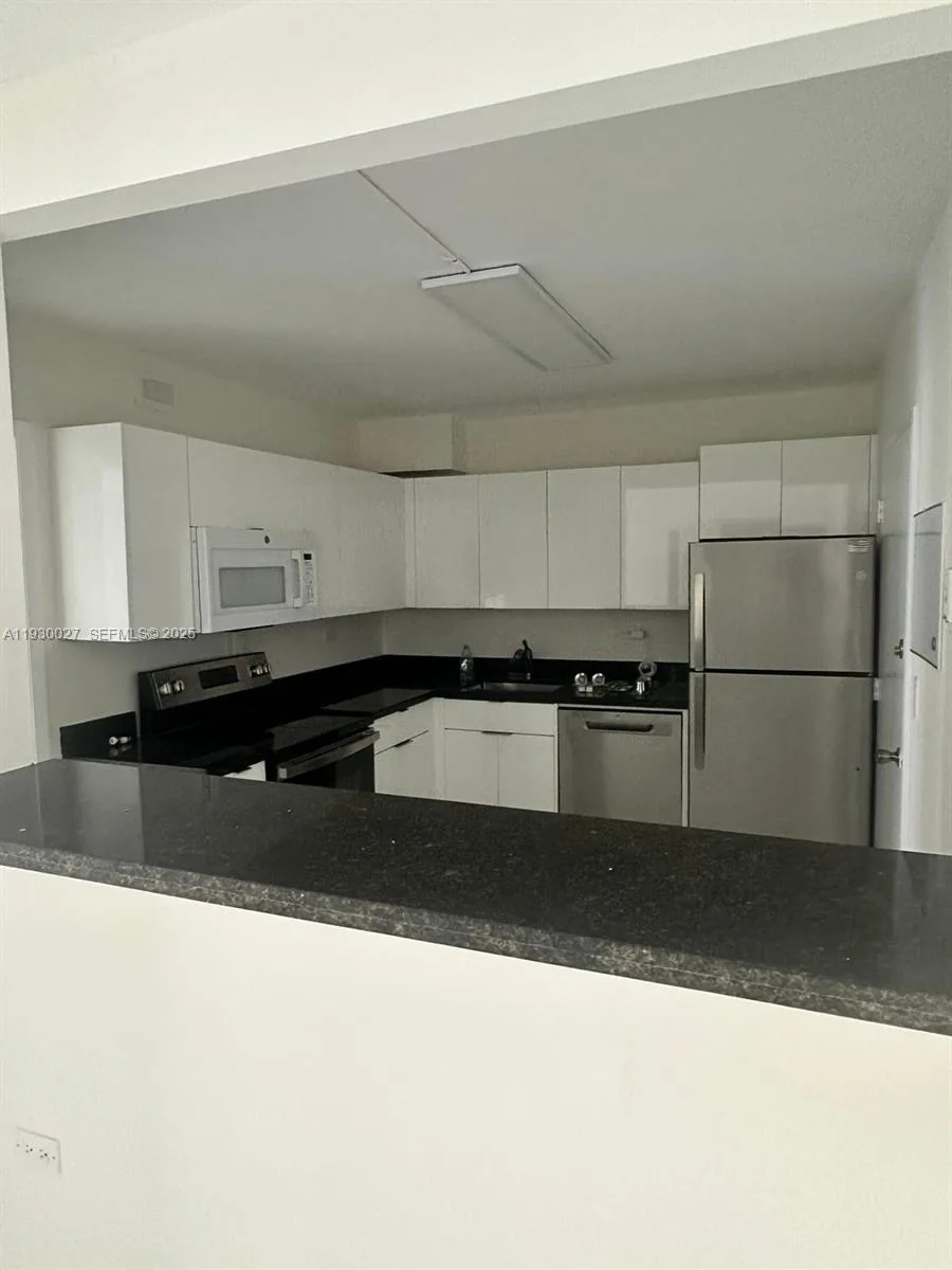 5555 Collins Ave # 8Z, Miami Beach, FL 33140 photo 12