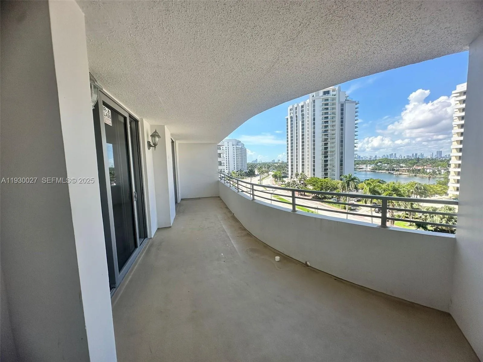 5555 Collins Ave # 8Z, Miami Beach, FL 33140 photo 2