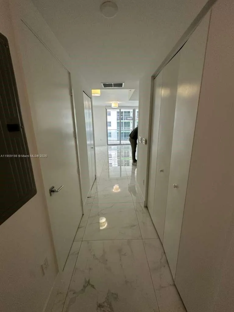488 NE 18th St # 2004, Miami, FL 33132
