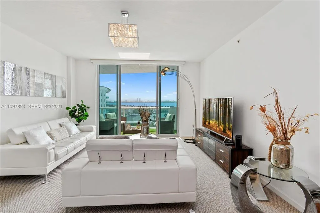 7900 HARBOR ISLAND Drive # 1517, North Bay Village, FL 33141