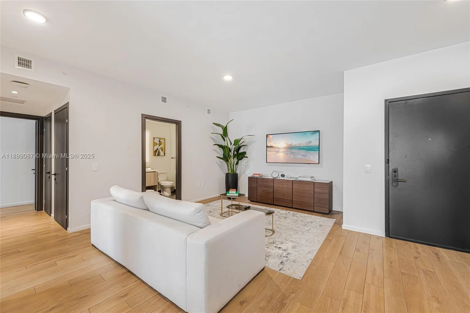 398 NE 5th St # 3017, Miami, FL 33132 photo 4