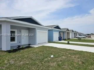 1302 Ebro Ct, Sebring, FL 33870 photo 2