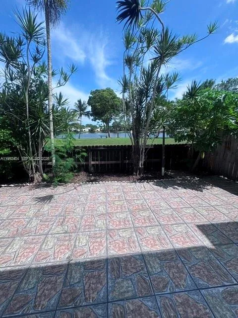 6713 SW 112th Ct, Miami, FL 33173