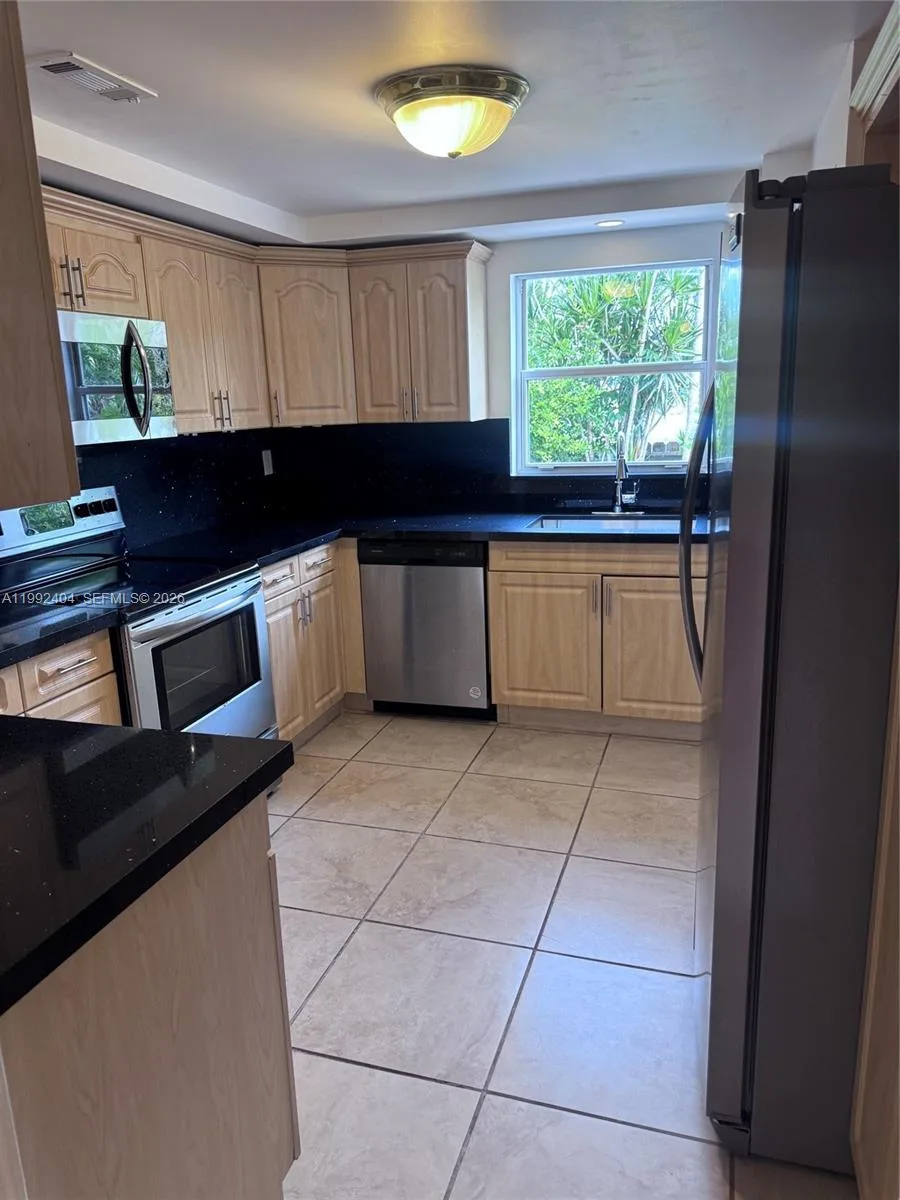 6713 SW 112th Ct, Miami, FL 33173 photo 8