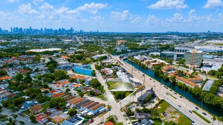 699 E Okeechobee Rd, Hialeah, FL 33010 photo 4