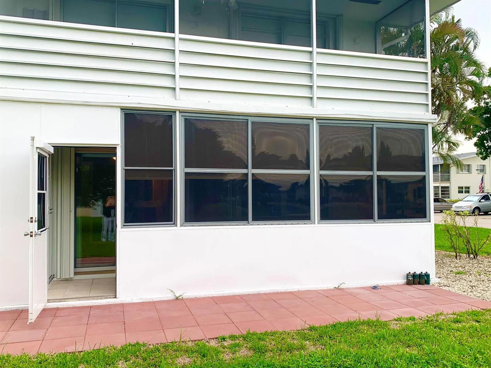 81 Kingswood E, West Palm Beach, FL 33417 photo 4