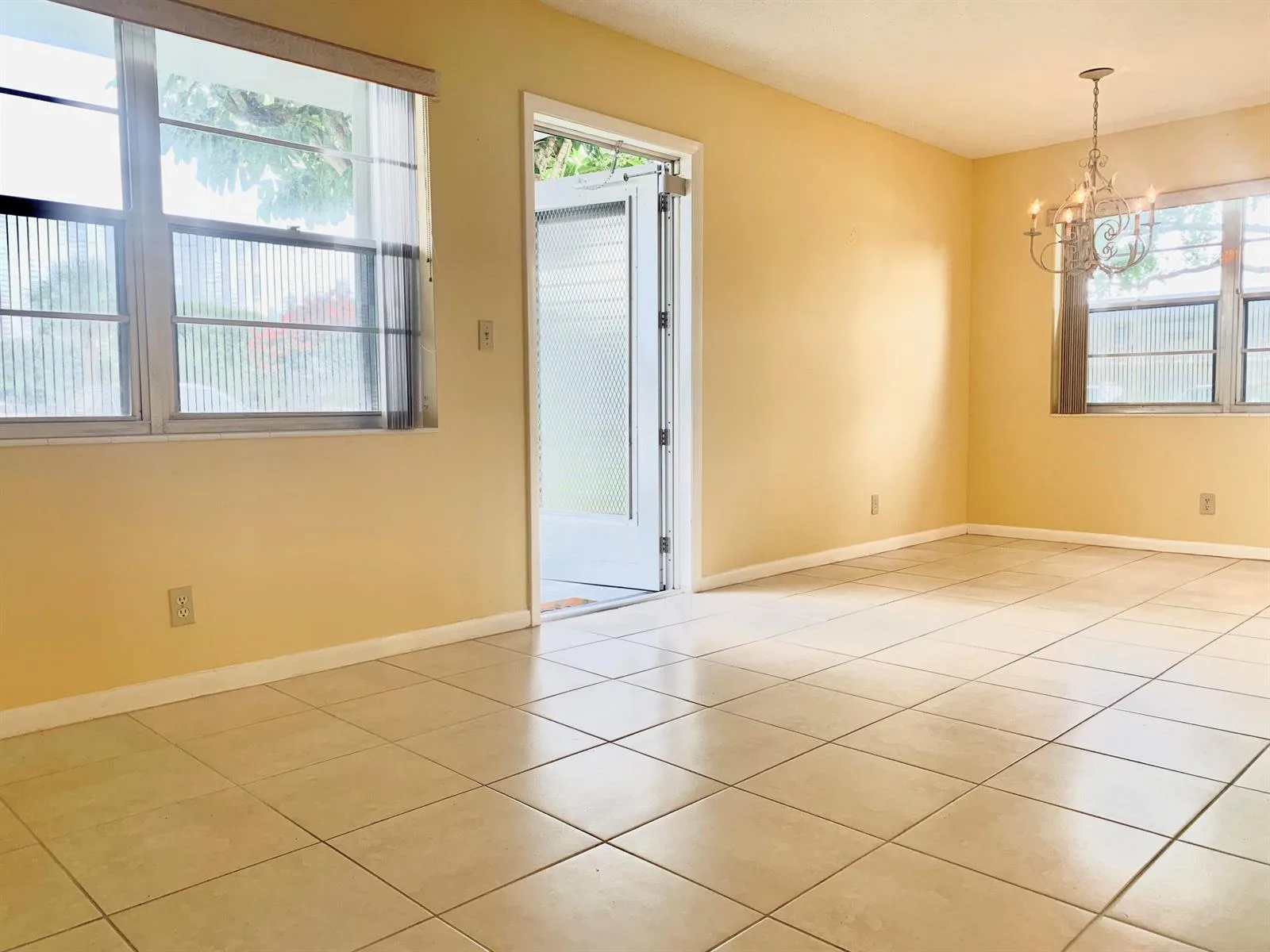 81 Kingswood E, West Palm Beach, FL 33417 photo 7