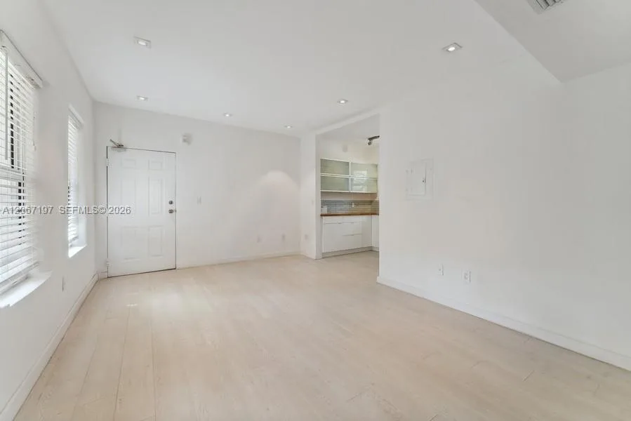 4812 Pine Tree Dr # 206, Miami Beach, FL 33140 photo 8