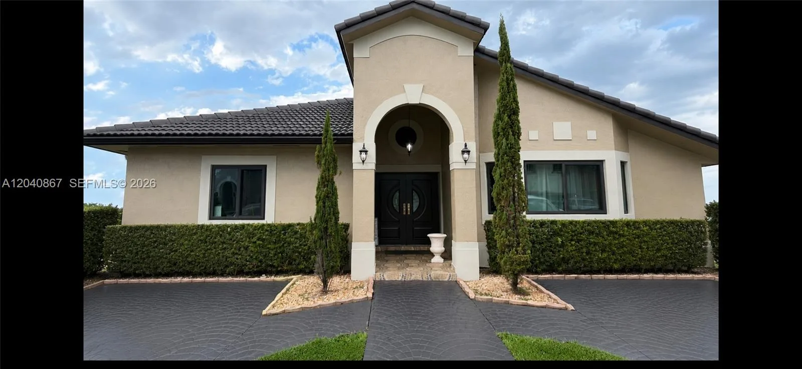 8741 NW 141st Ter, Miami Lakes, FL 33018
