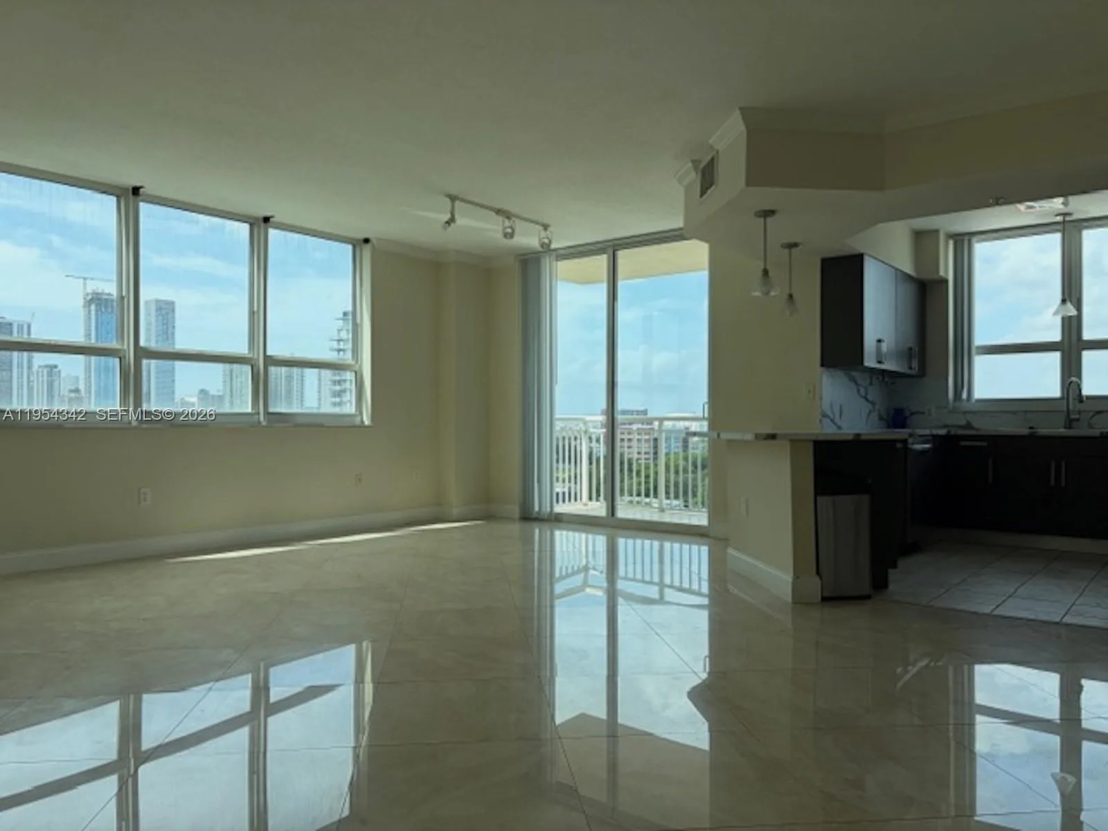 2000 N Bayshore Dr # 1402, Miami, FL 33137