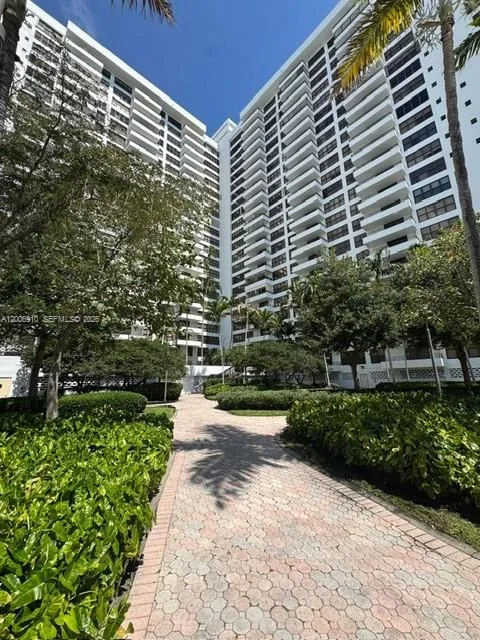 2500 Parkview Dr # 1210, Hallandale Beach, FL 33009