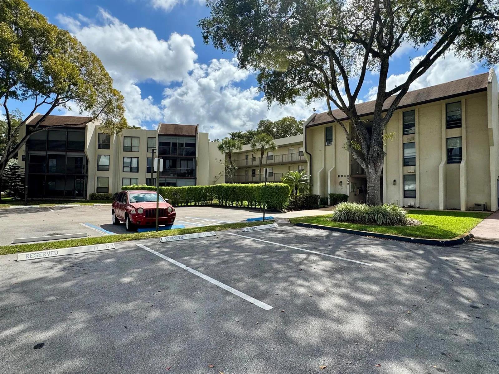8050 W Mcnab Road # 320, Tamarac, FL 33321