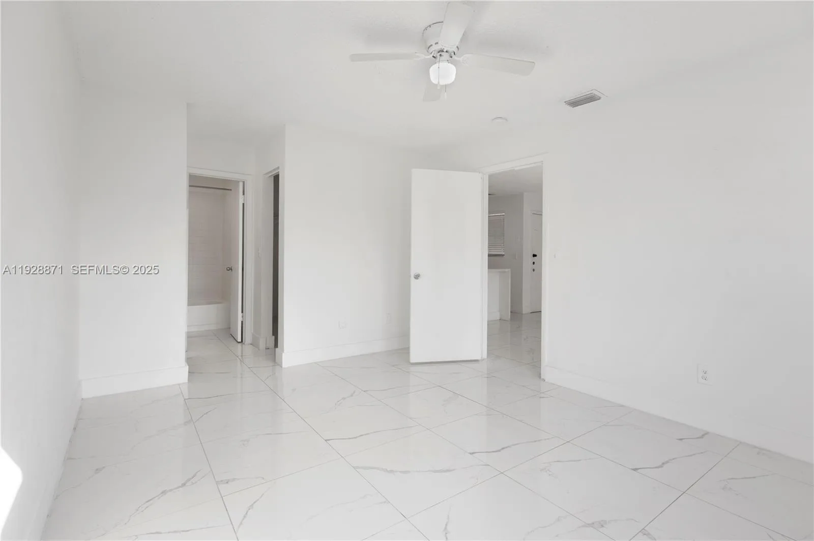6580 W 27th Ct # 58-21, Hialeah, FL 33016 photo 12