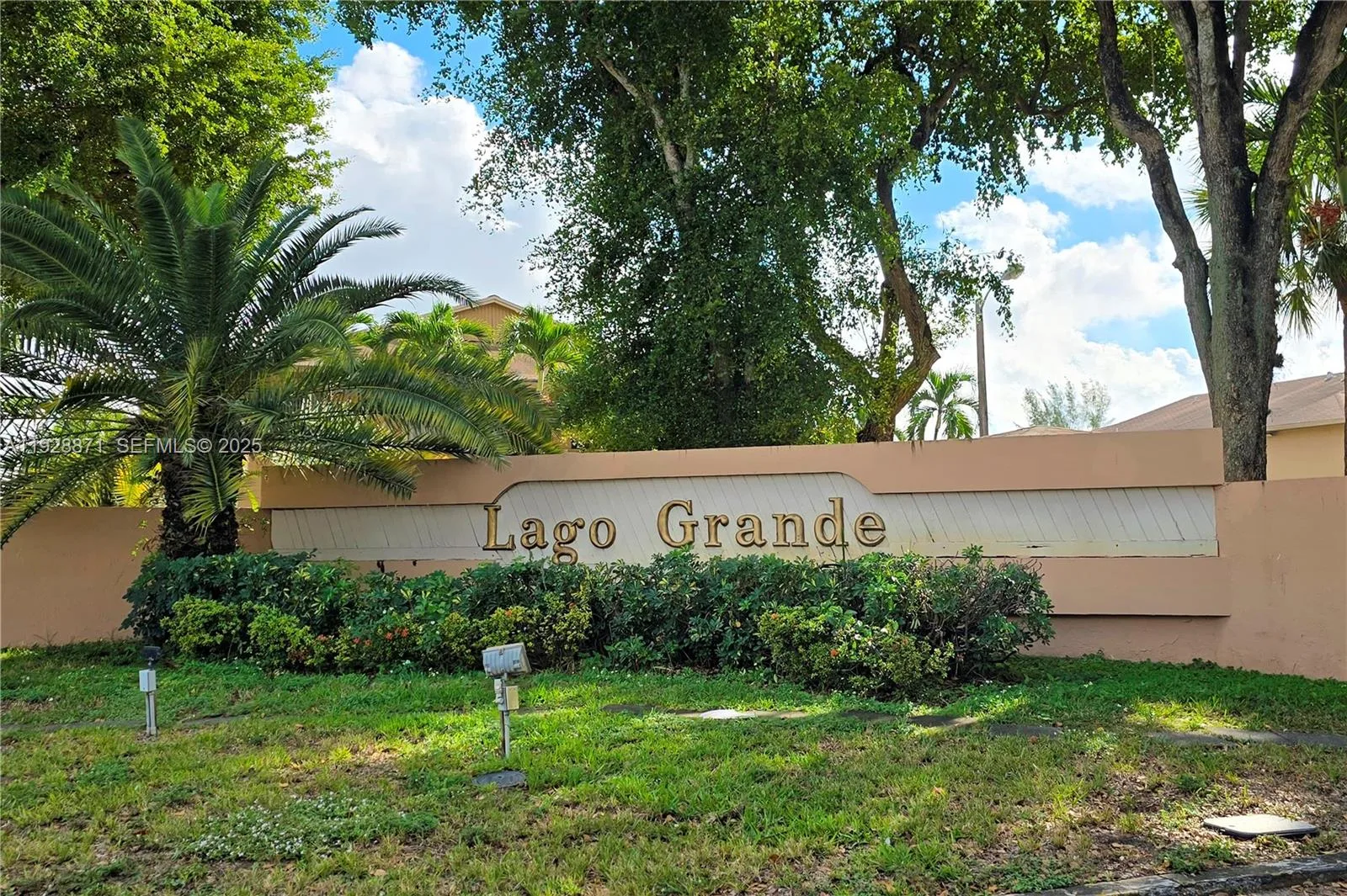 6580 W 27th Ct # 58-21, Hialeah, FL 33016 photo 2