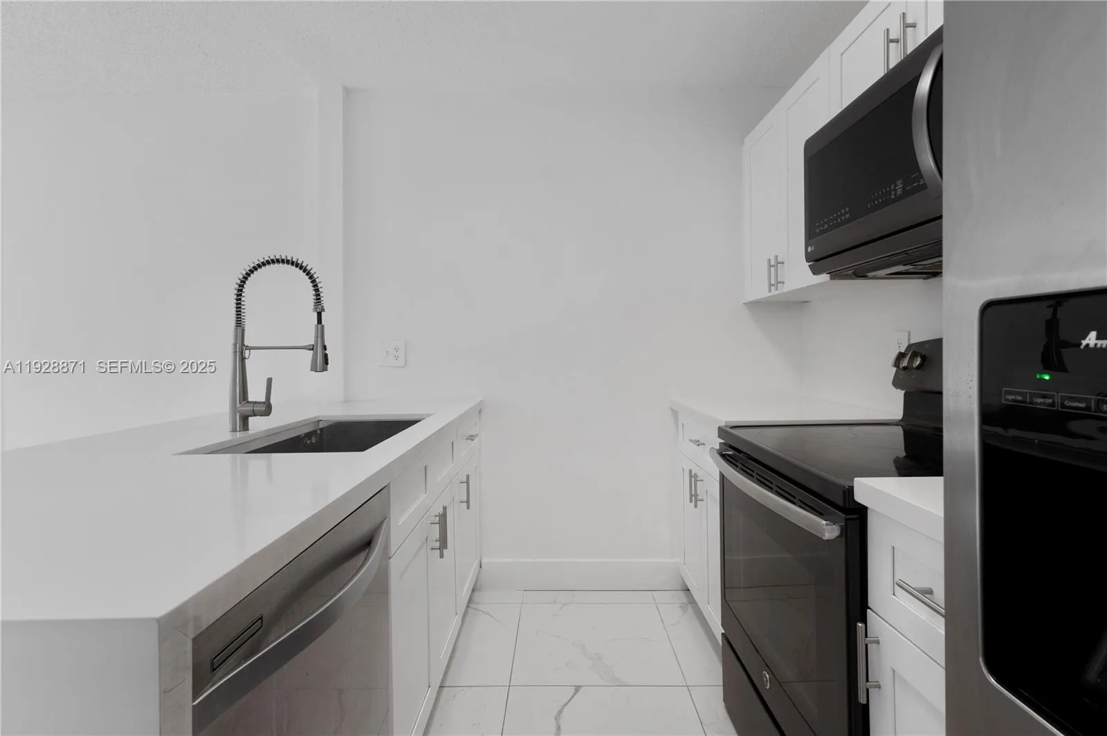 6580 W 27th Ct # 58-21, Hialeah, FL 33016 photo 3