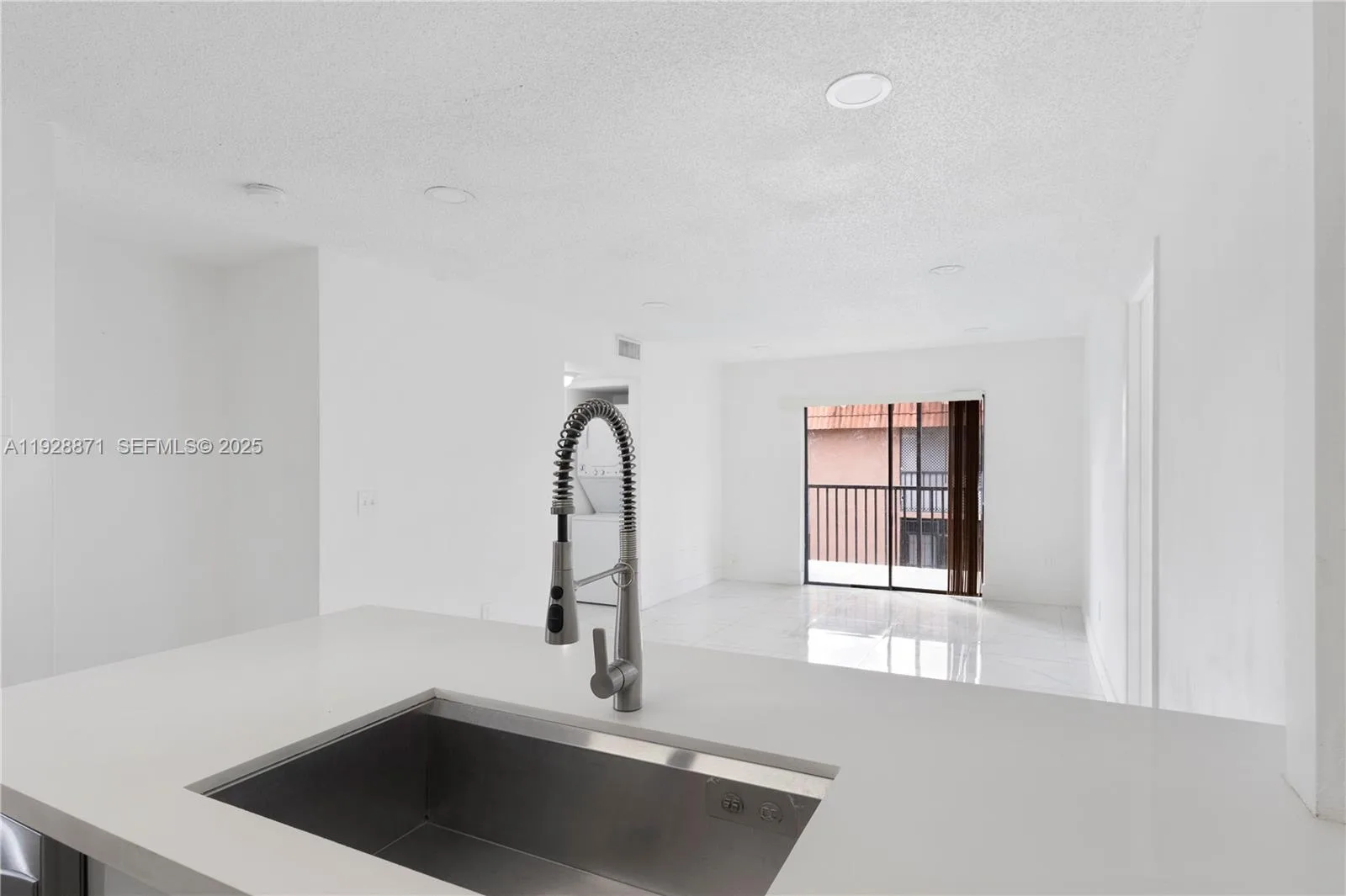 6580 W 27th Ct # 58-21, Hialeah, FL 33016 photo 5