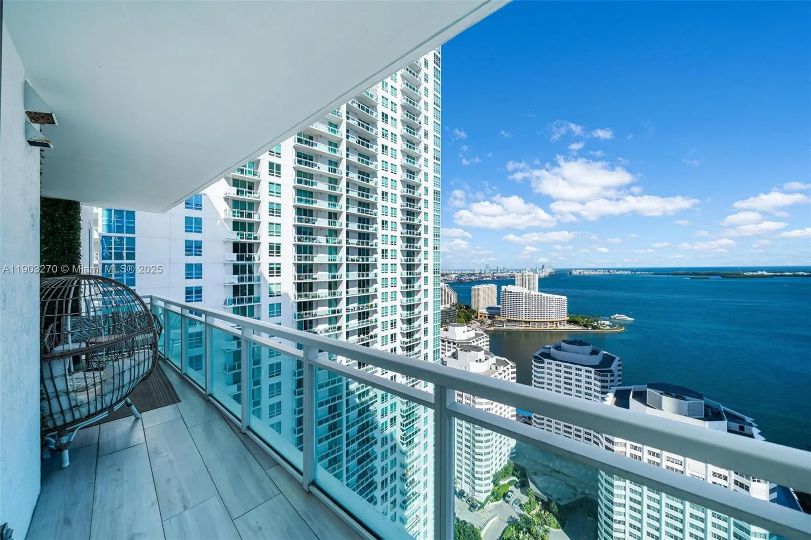 951 Brickell Ave # 3504, Miami, FL 33131 photo 2