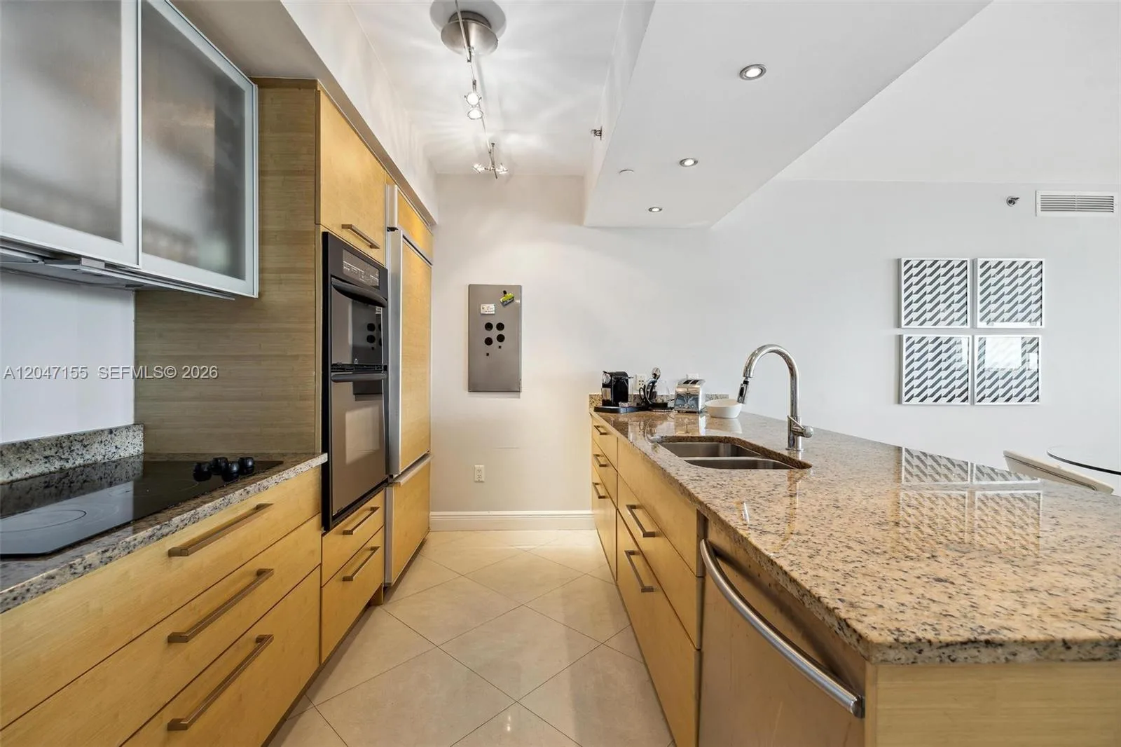 1830 S Ocean Dr # 2703, Hallandale Beach, FL 33009 photo 3