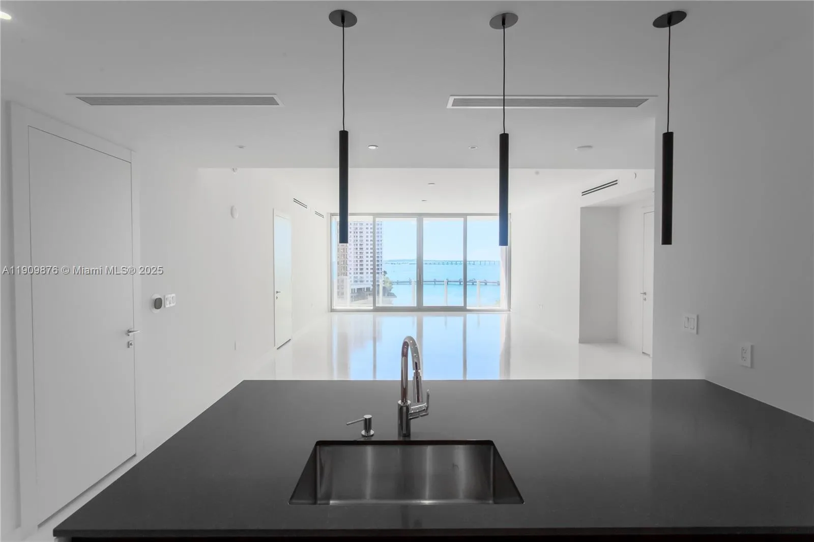 300 Biscayne Blvd Way # 1003, Miami, FL 33131 photo 4
