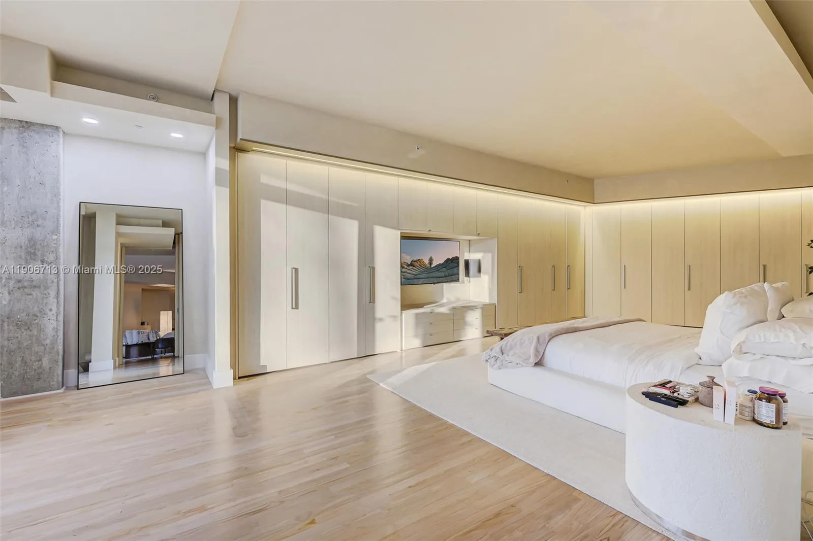 2001 Meridian Ave # 307, Miami Beach, FL 33139 photo 10