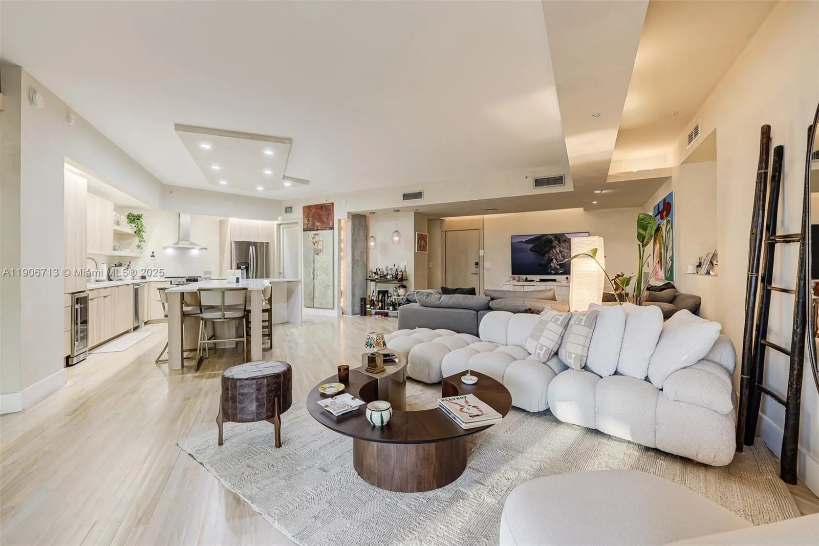 2001 Meridian Ave # 307, Miami Beach, FL 33139 photo 6