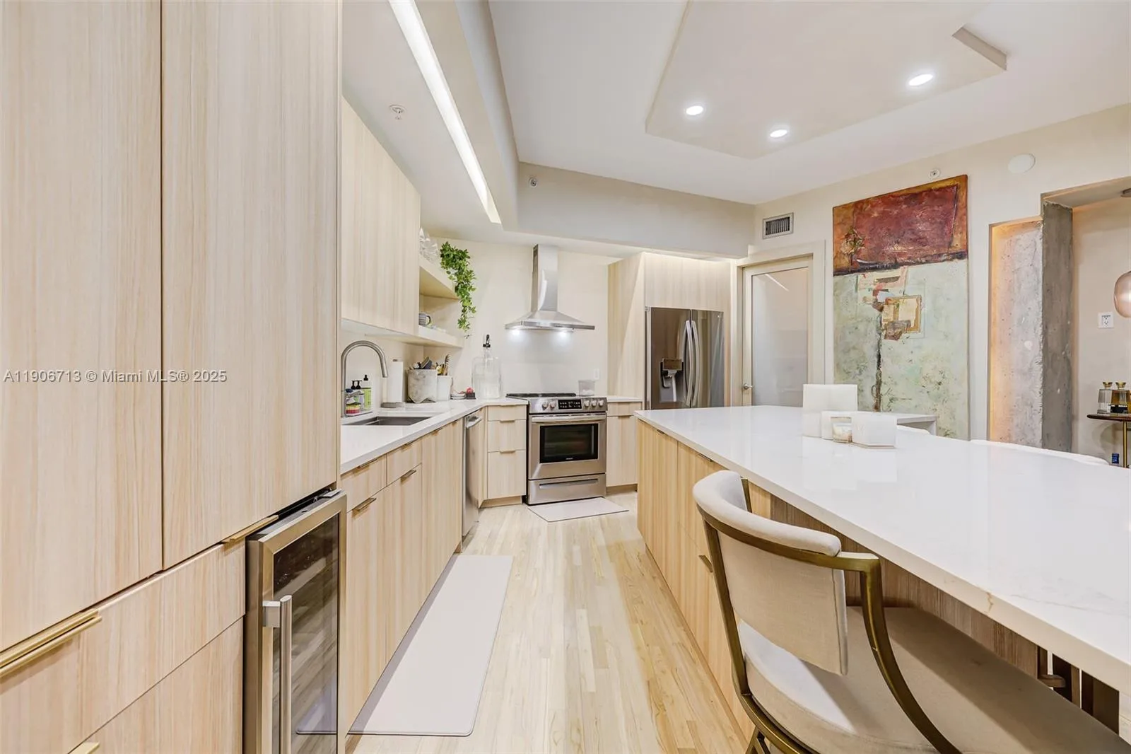 2001 Meridian Ave # 307, Miami Beach, FL 33139 photo 9