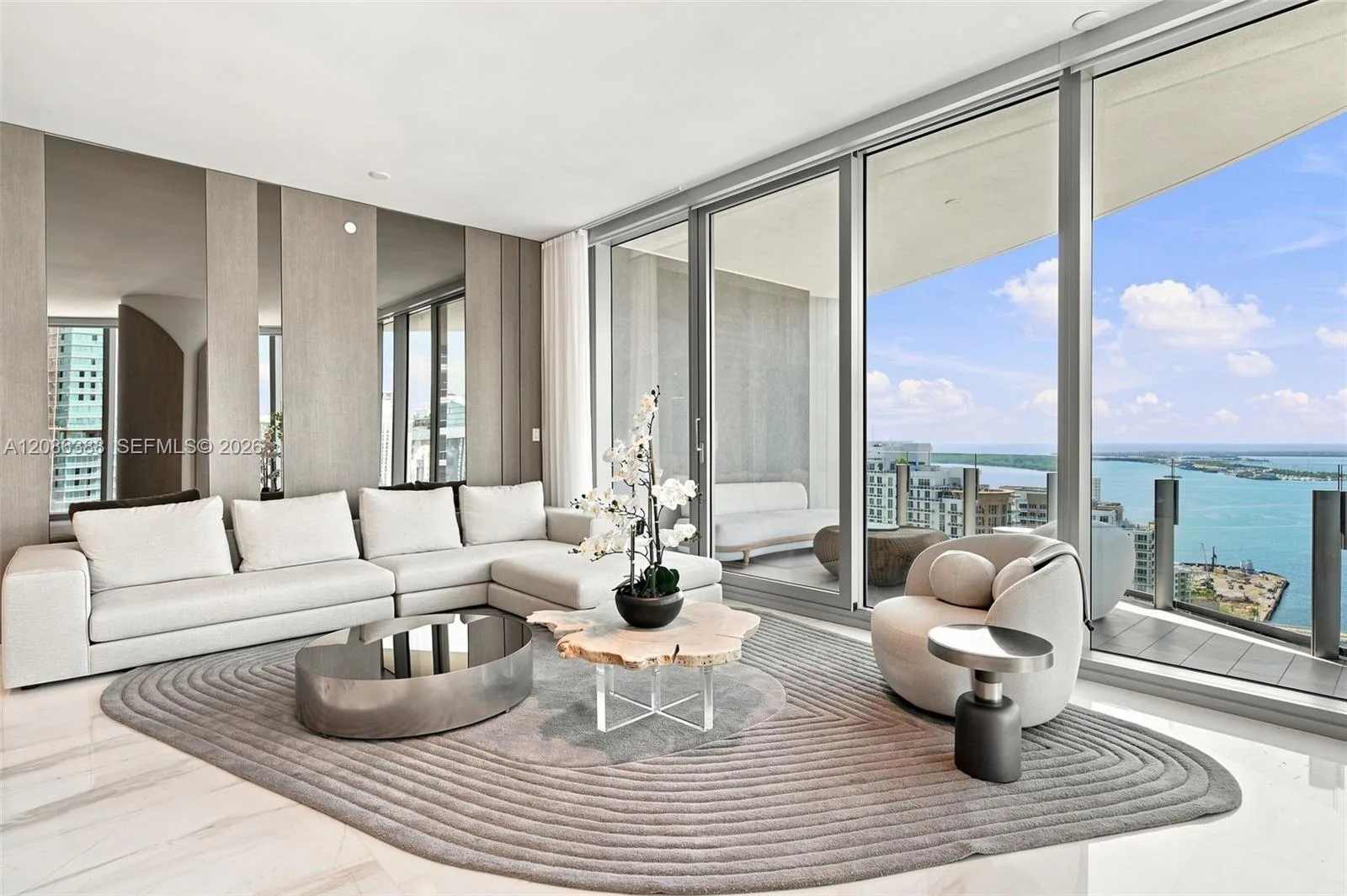 300 Biscayne Blvd Way # 3807, Miami, FL 33131