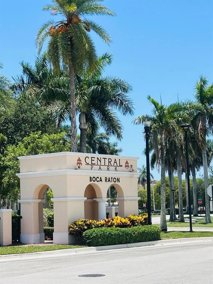 8296 NW 9th Avenue, Boca Raton, FL 33487 photo 3