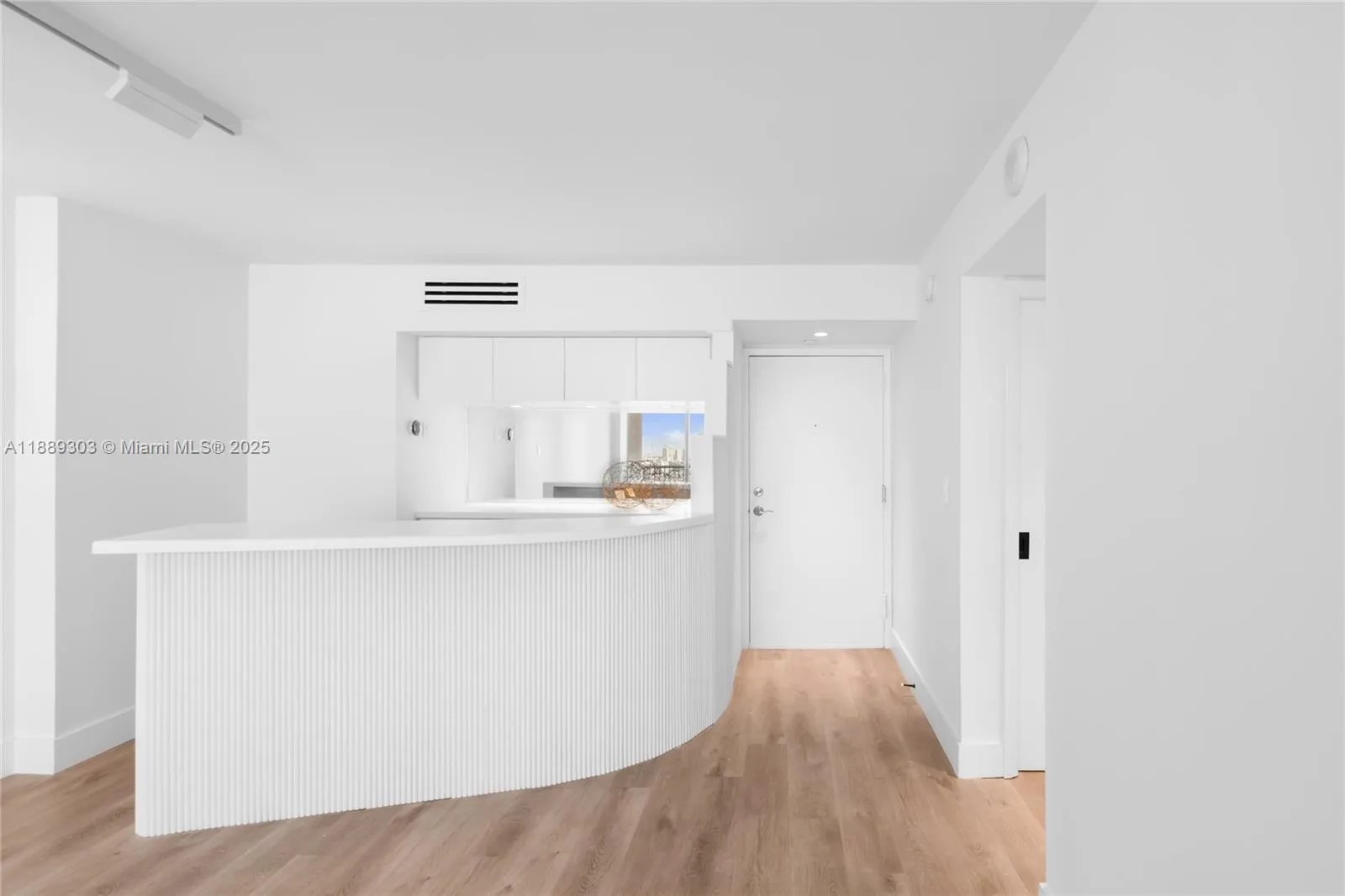 2655 Collins Ave # 2408, Miami Beach, FL 33140