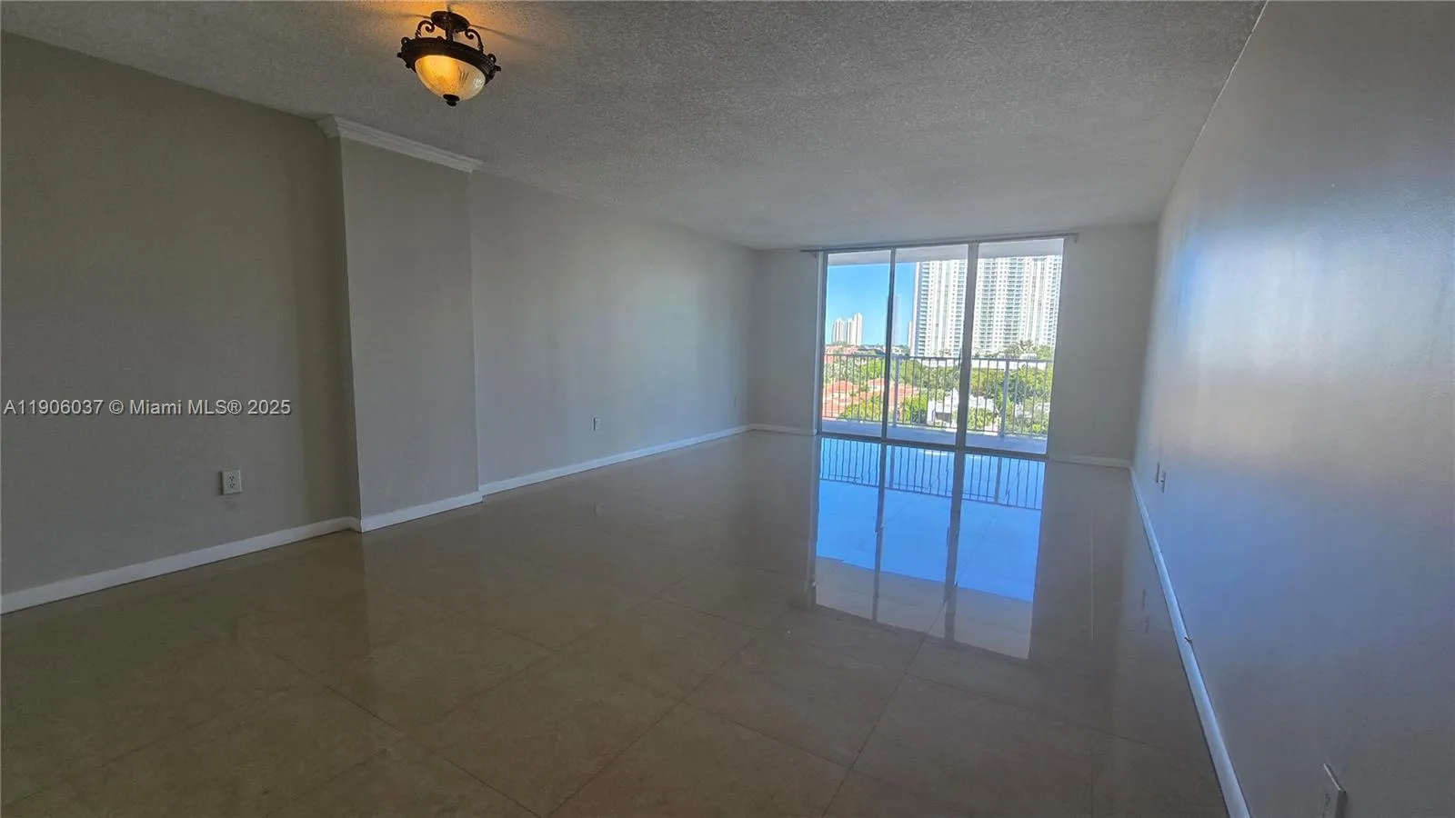 2851 NE 183rd St # 805E, Aventura, FL 33160