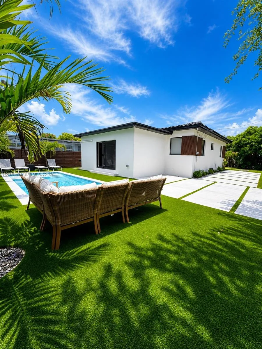 500 NW 43rd St, Miami, FL 33127