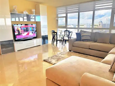 THE DECOPLAGE CONDO