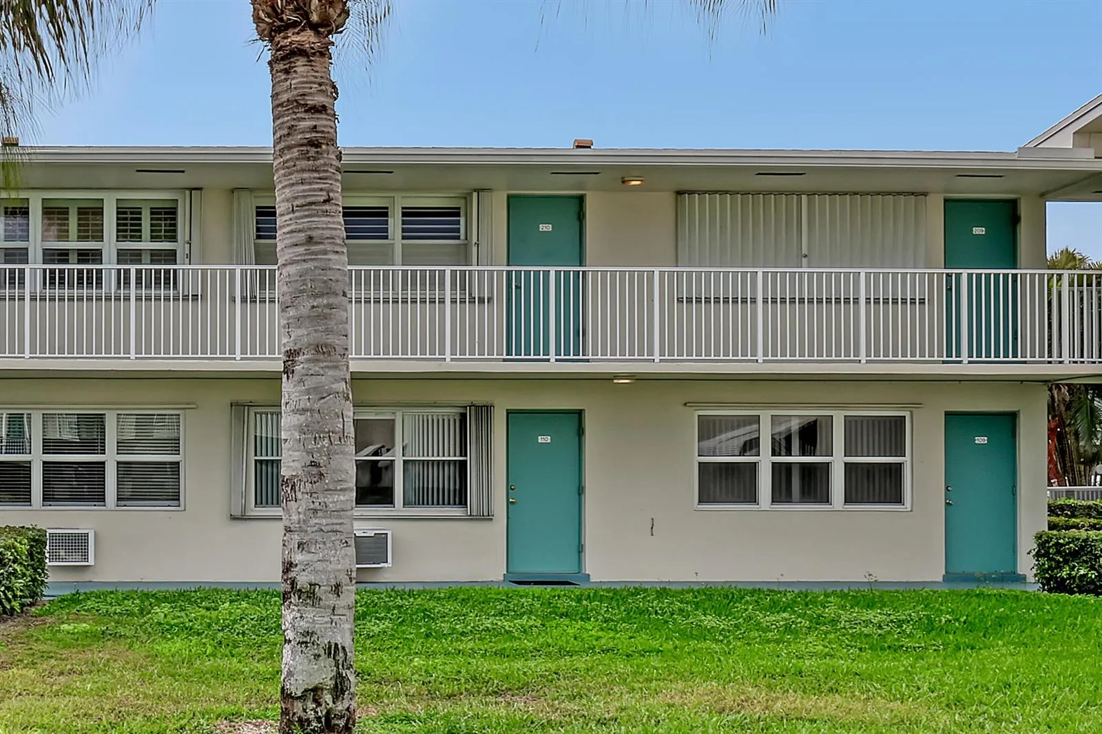 680 Horizon W # 110, Boynton Beach, FL 33435 photo 4