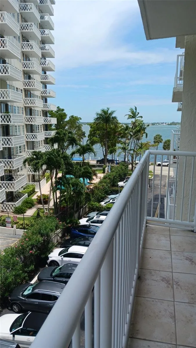 1440 Brickell Bay Dr # 509, Miami, FL 33131