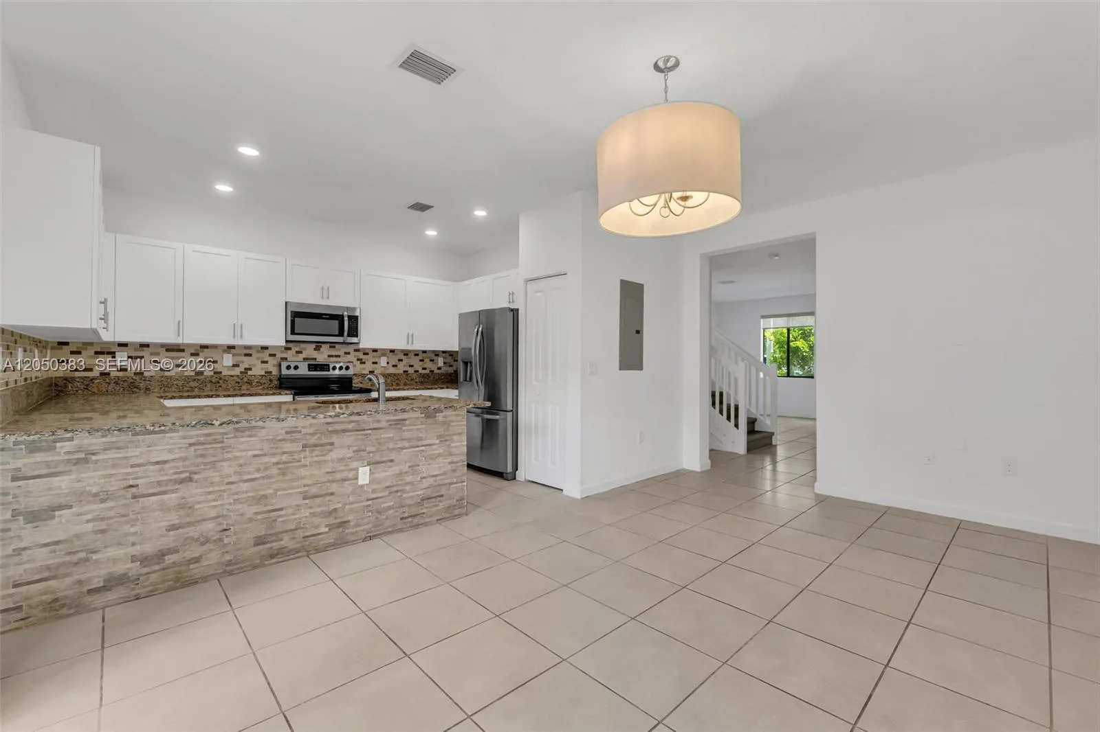 582 NE 207th St, Miami, FL 33179 photo 11