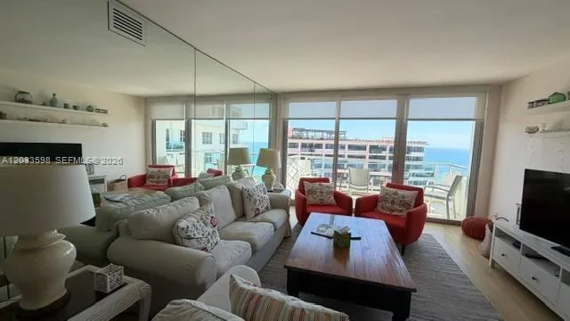 5161 Collins Ave # 1702, Miami Beach, FL 33140